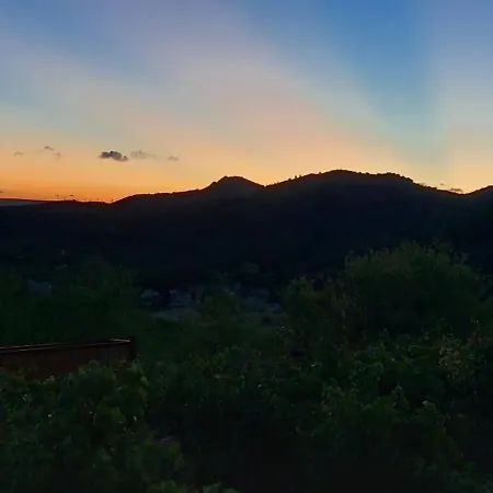 La Barbacane De Cascastel-des-Corbières